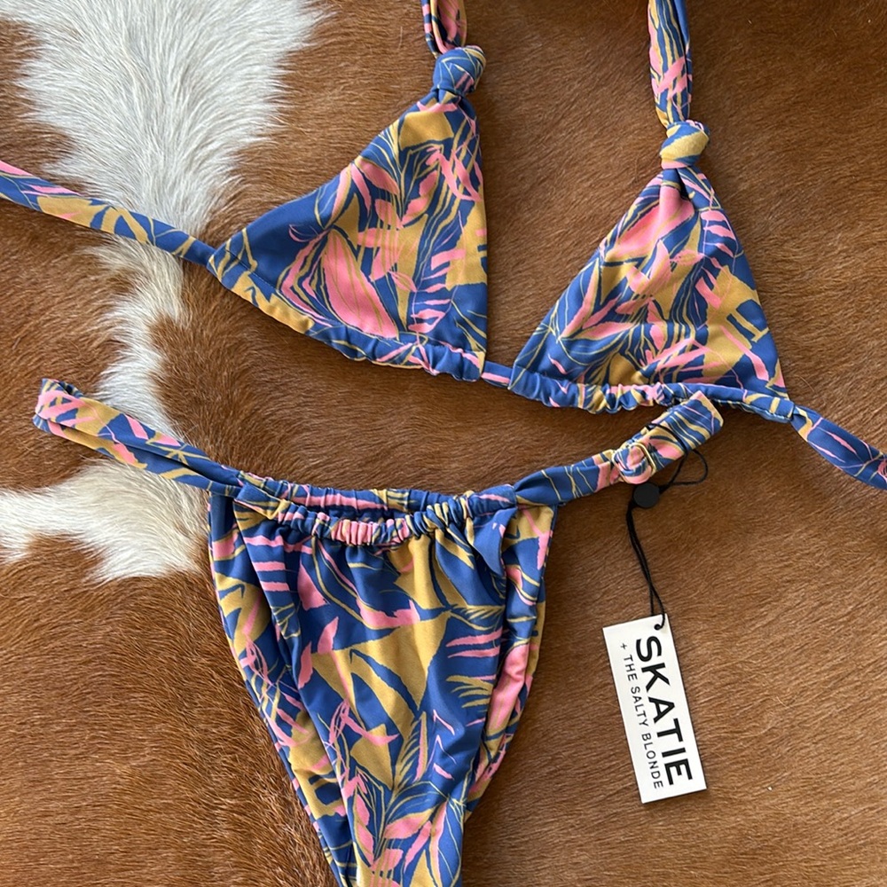 Skatie Bikini NWT